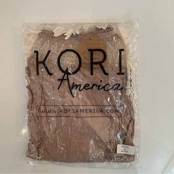 Top Off the Shoulder Mocha Lace Trim Size M NWT - Picture 7 of 9